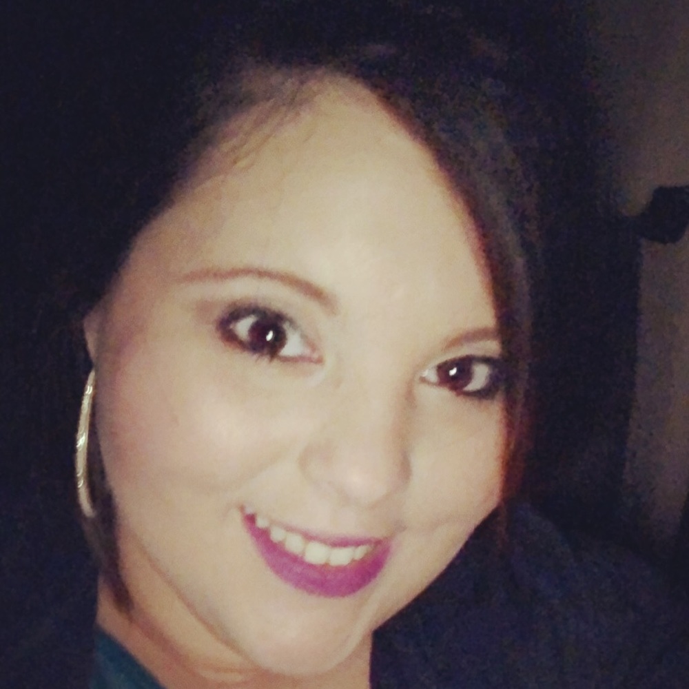 Meet your Posher, Alicia